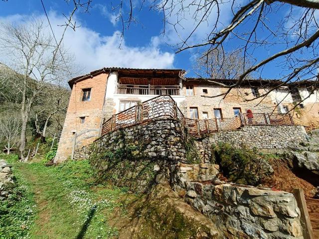 Casa adosada en Venta en Vibaña Ardisana Caldueño