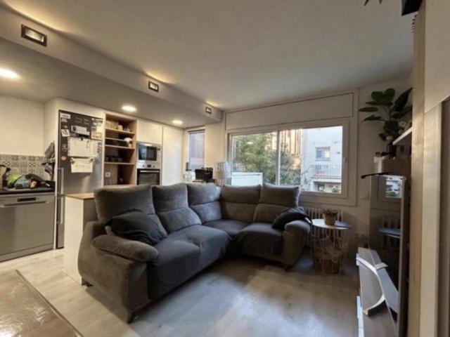 Casa adosada en venta en Vic, Estadi Santa Anna. Preciosa casa totalmente reformada con jardín y garaje. Casas adosadas.