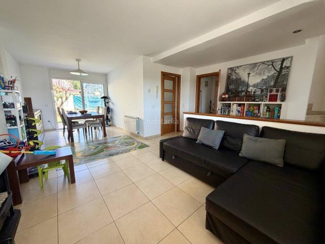 Casa adosada en venta en Vidreres, Centre. Casa adosada en venta en Vidreres. Casas adosadas.