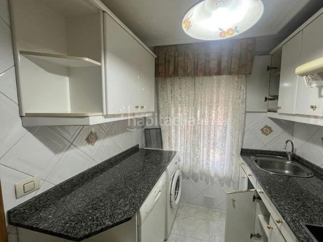 Casa adosada en venta en Vigo, Teis. Casas adosadas.