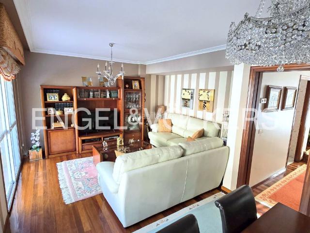 Casa adosada en venta en Vigo, Cabral Candeán. Adosado en a Madroa. Casas adosadas.