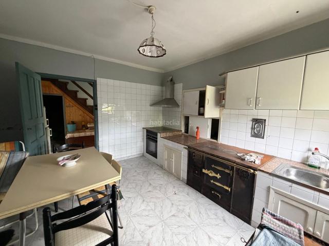 Casa adosada en venta en Vilamarín. Oportunidad con poca actualización. Casas adosadas.