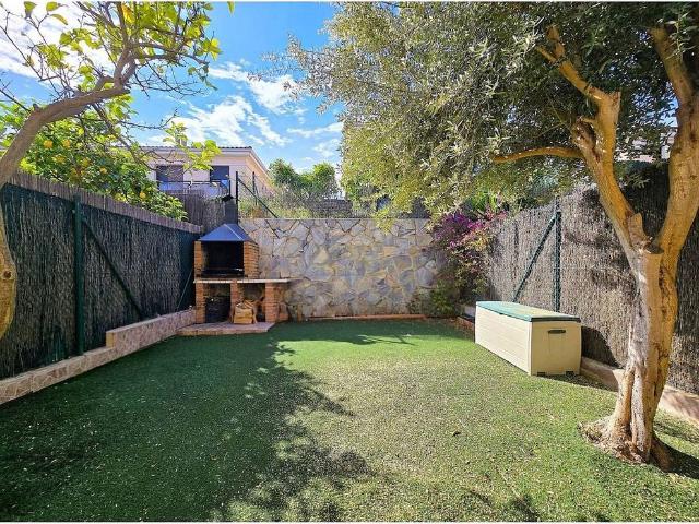 Casa adosada en venta en Vilanova i La Geltrú, de 180 m² 4 habitaciones por 470.000
