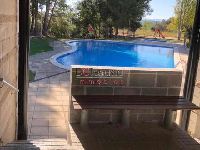 Casa adosada en venta en Viladecavalls. Casas adosadas.