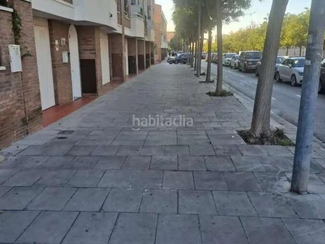 Casa adosada en venta en Viladecans, Torrent Ballester. Casa adosada con terraza de 70 m y garaje privado en Viladecans. Casas adosadas.