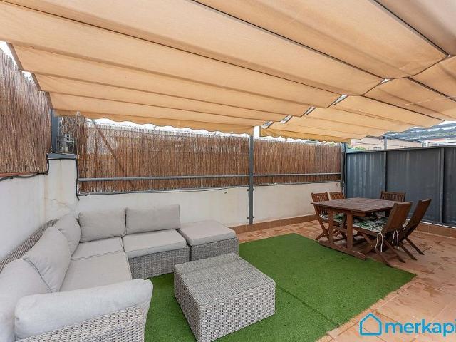 Casa adosada en venta en Viladecans, de 180 m² 4 habitaciones por 509.000