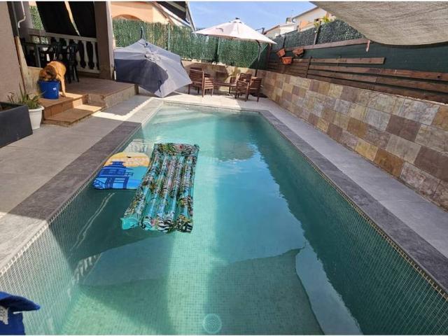 Casa adosada en Venta en Vilafant
