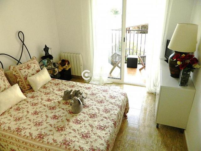 Casa adosada en venta en Castellet i la Gornal. Casa cerca de Vilanova del Penedés. Casas adosadas Castellet i la.