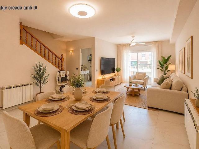 Casa adosada en venta en Vilafranca del Penedès, de 150 m² 4 habitaciones por 357.000