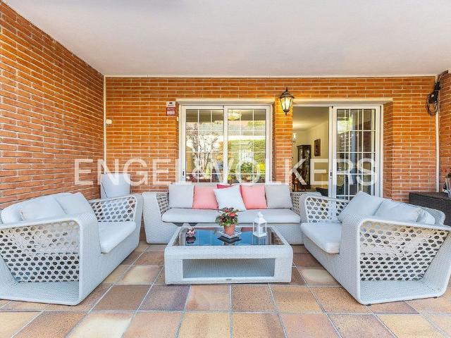 Casa adosada en venta en calle De Narcís Monturiol, Vilassar de Mar, de 141 m² 4 habitaciones por 798.000