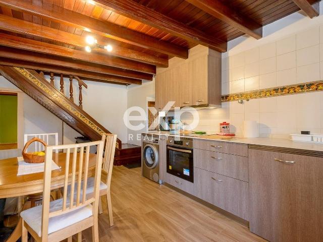 Casa adosada en venta en Villaviciosa, Parroquias suroccidentales. CASA ADOSADA CON PRADO EN VILLAVICIOSA NATURALEZA, PRIVACIDAD Y CALIDAD DE VIDA EN EL CORAZÓN DE ASTURIAS. Casas adosadas.