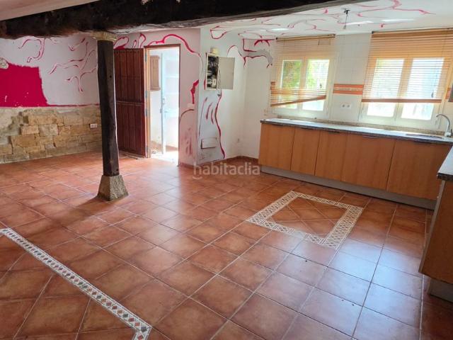 Casa adosada en venta en Villaviciosa, Parroquias surorientales. Ideal para reformar a su gusto. Casas adosadas.