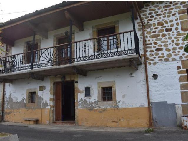 Casa adosada en venta en Villacarriedo