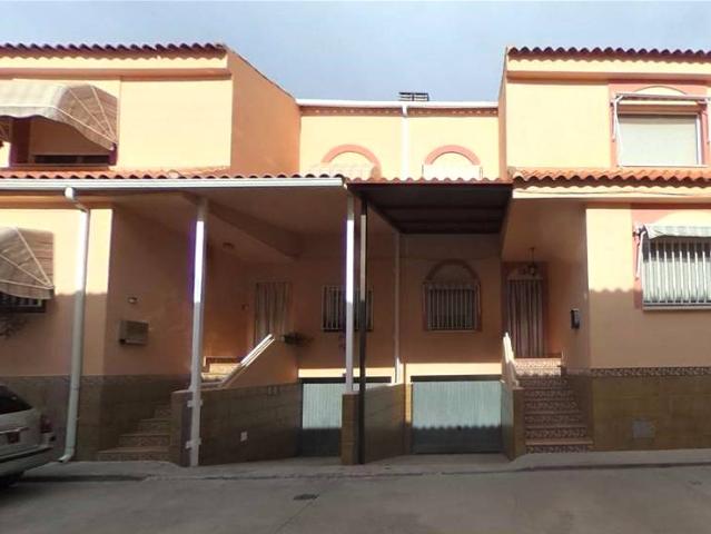 Casa adosada en Venta en Villafranca de los Caballeros