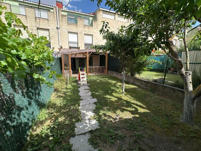 Casa adosada en venta en Villagonzalo Pedernales. Casas adosadas Villagonzalo.