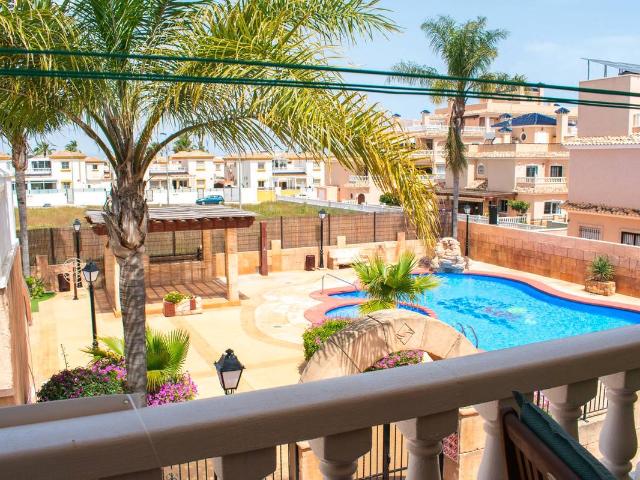 Casa adosada en Venta en Villamartín Las Filipinas