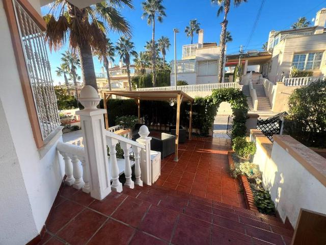 Casa adosada en Venta en Villamartín Las Filipinas