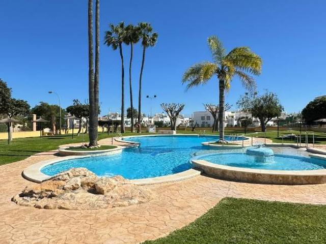 Casa adosada en Venta en Villamartín Las Filipinas