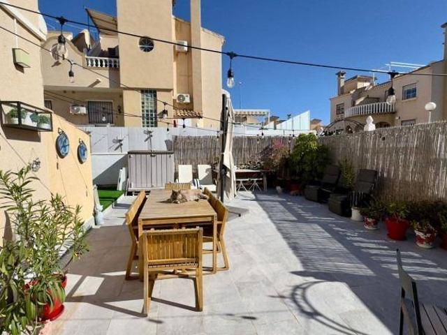 Casa adosada en Venta en Villamartín Las Filipinas