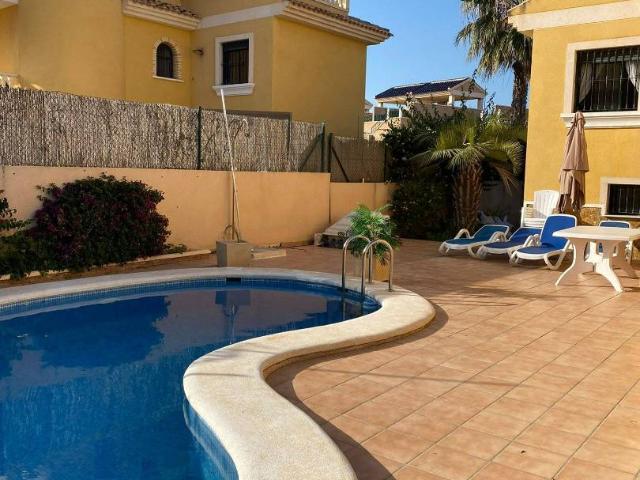 Casa adosada en Venta en Villamartín Las Filipinas