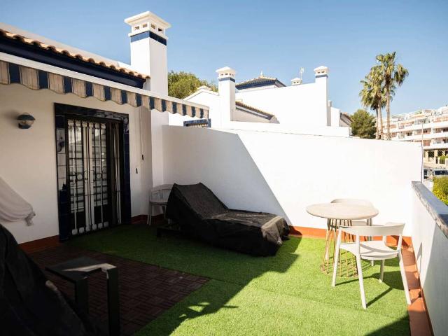 Casa adosada en Venta en Villamartín Las Filipinas