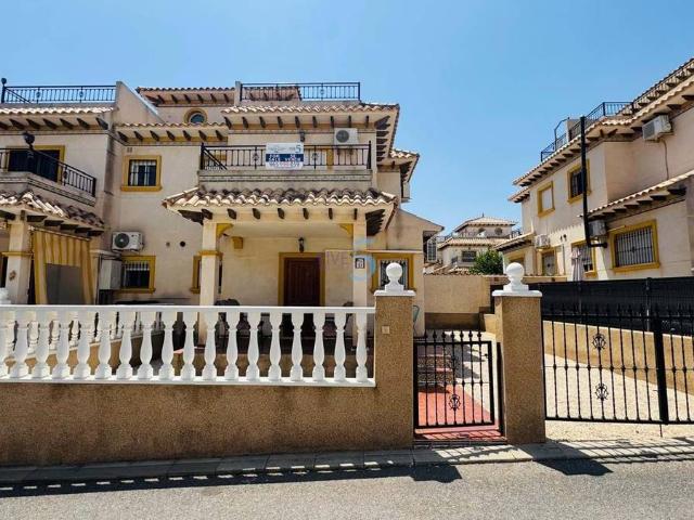 Casa adosada en Venta en Villamartín Las Filipinas
