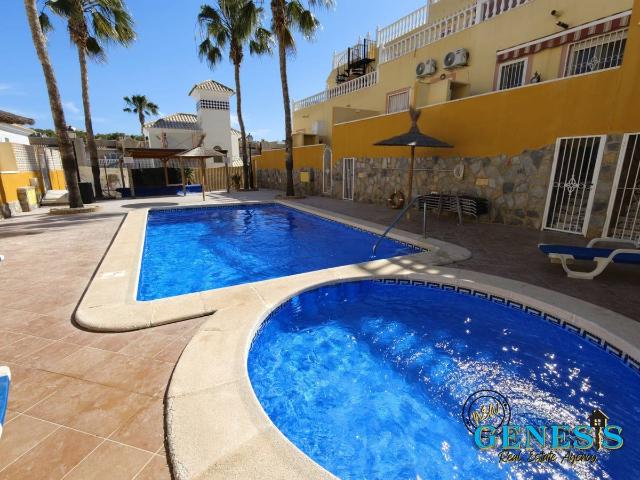 Casa adosada en Venta en Villamartín Las Filipinas