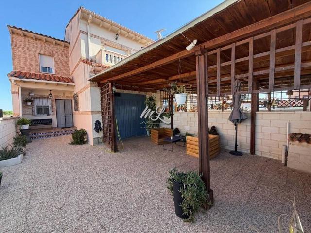 Casa adosada en Venta en Villamiel de Toledo