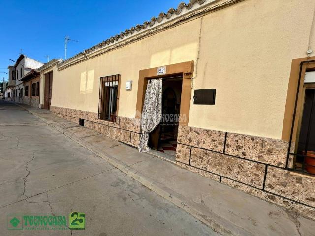Casa adosada en Venta en Villanueva de Bogas