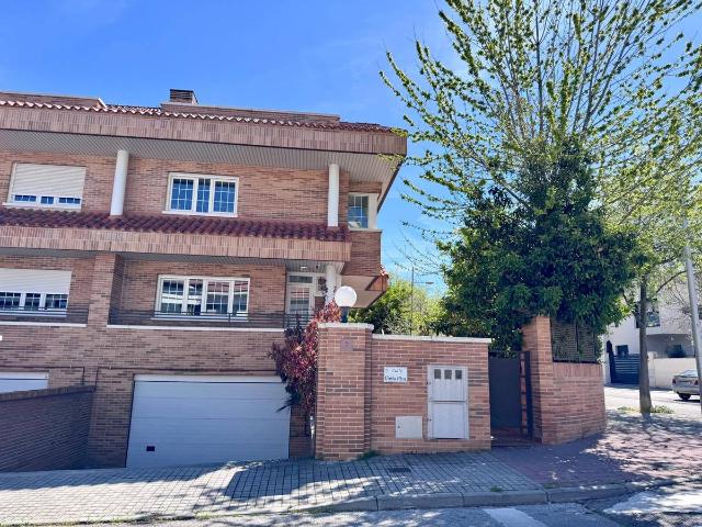 Casa adosada en Venta en Villanueva de la Cañada ciudad