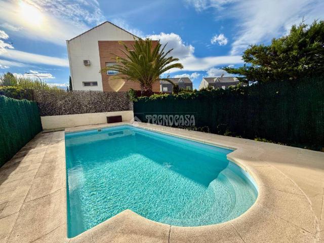 Casa adosada en Venta en Villanueva de la Cañada ciudad
