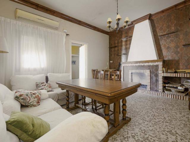 Casa adosada en Venta en Villanueva del Ariscal