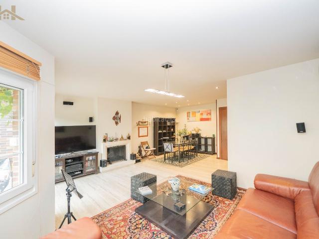 Casa adosada en venta en Villanueva del Pardillo, Centro. Chalet adosado en venta en Calle Valle del Oro 1, Centro. Casas adosadas Villanueva del.