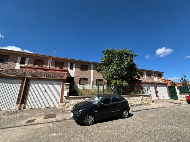 Casa adosada en Venta en Villariezo