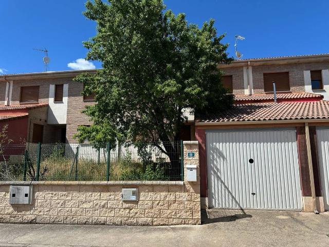 Casa adosada en Venta en Villariezo