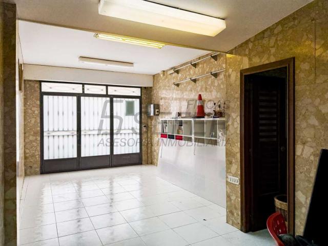 Casa adosada en venta en Villarreal Vila real, Centro. Casa con puerta a dos calles. Casas adosadas Villarreal Vila.