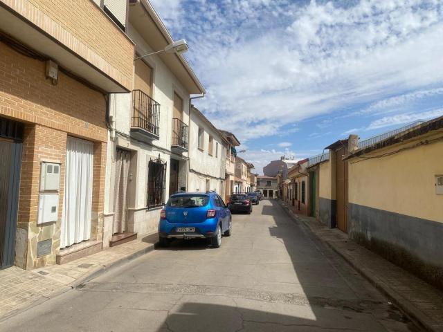 Casa adosada en venta en Villarrubia de los Ojos. Casas adosadas Villarrubia de los.