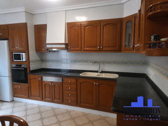 Casa adosada en venta en Vinaròs, Casco Urbano. Casas adosadas.