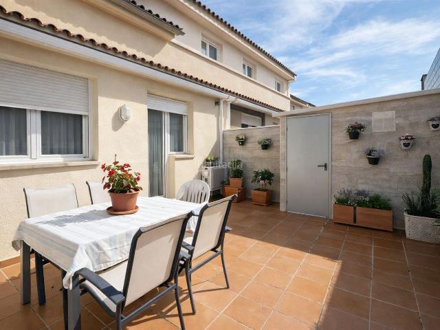 Casa adosada en venta en Vinaròs, Casco Urbano. CHALET ADOSADO EN VENTA EN VINAROS. Casas adosadas.