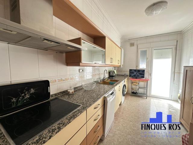 Casa adosada en venta en Vinaròs, Casco Urbano. CHALET ADOSADO EN VENTA EN VINAROS. Casas adosadas.