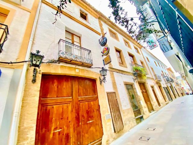Casa adosada en venta en Xàbia, Centro Ciudad. La Historia Espera Lienzo en Blanco de 600m en el Corazón Vibrante del Casco Antiguo de Jávea. Casas adosadas.