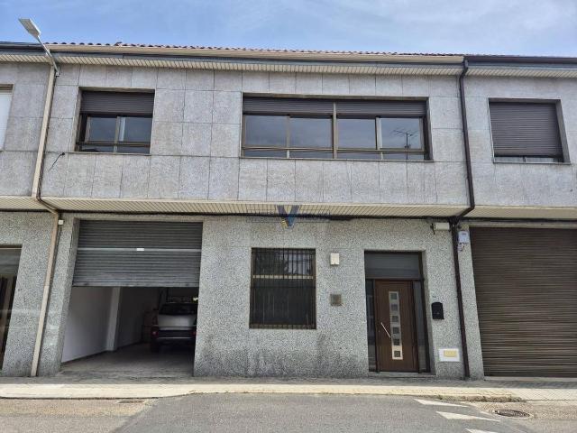Casa adosada en Venta en Xinzo de Limia