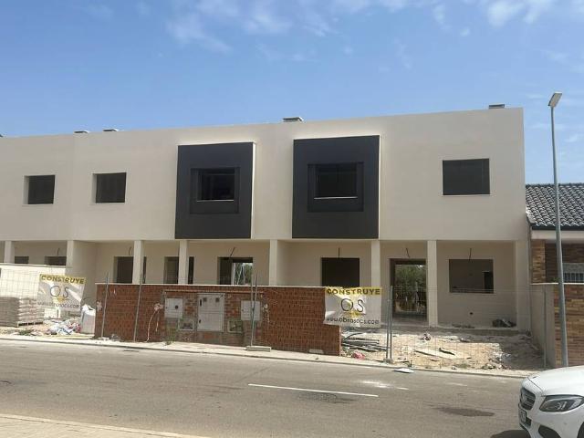 Casa adosada en Venta en Yeles