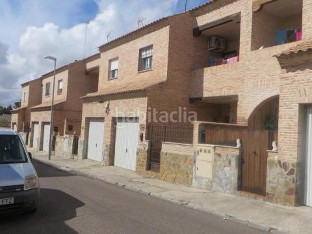 Casa adosada en venta en Yuncos. Se vende adosado en Yuncos. Sin posesión, no visitable. Casas adosadas.