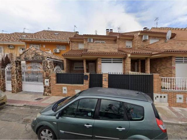 Casa adosada en Venta en Yuncos