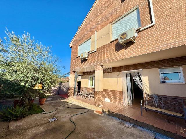 Casa adosada en Venta en Yunquera de Henares