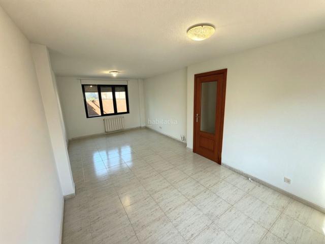 Casa adosada en venta en Yunquera de Henares. CHALET A LA VENTA EN CALLE DEL ARROYO, YUNQUERA DE HENARES GUADALAJARA. Casas adosadas Yunquera de.