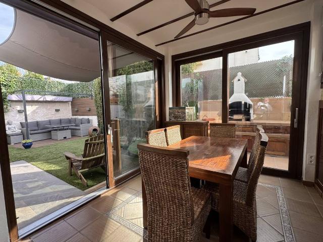 Casa adosada en Venta en Zona Universitaria