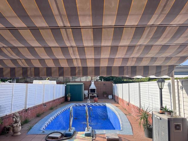 Casa adosada en Venta en Zona Alta