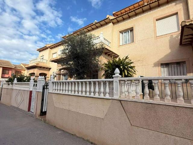 Casa adosada en Venta en Zona Carrefour Urbanizaciones
